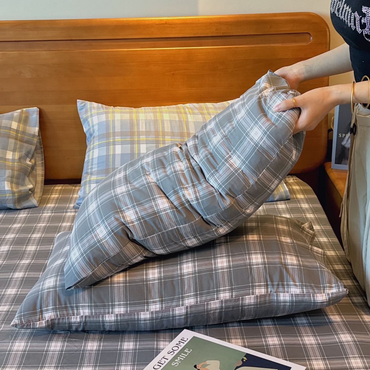 91家纺网 家纺一手货源 找家纺 兜米家居 2025新款简约轻氧水洗色织棉床笠 中格灰