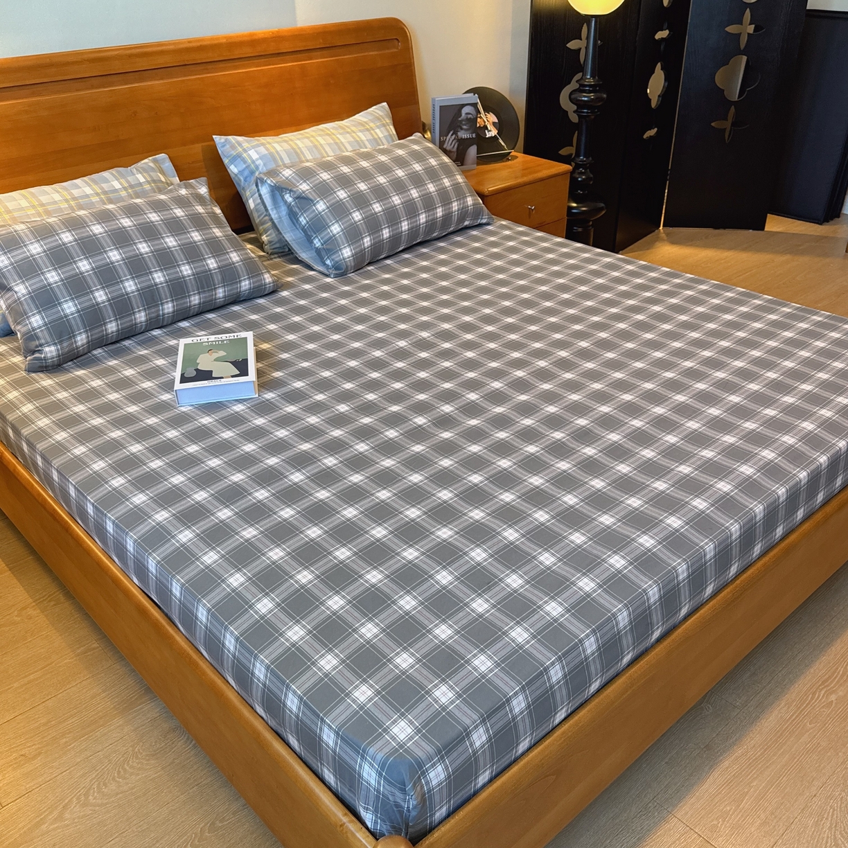 91家纺网 家纺一手货源 找家纺 兜米家居 2025新款简约轻氧水洗色织棉床笠 中格灰