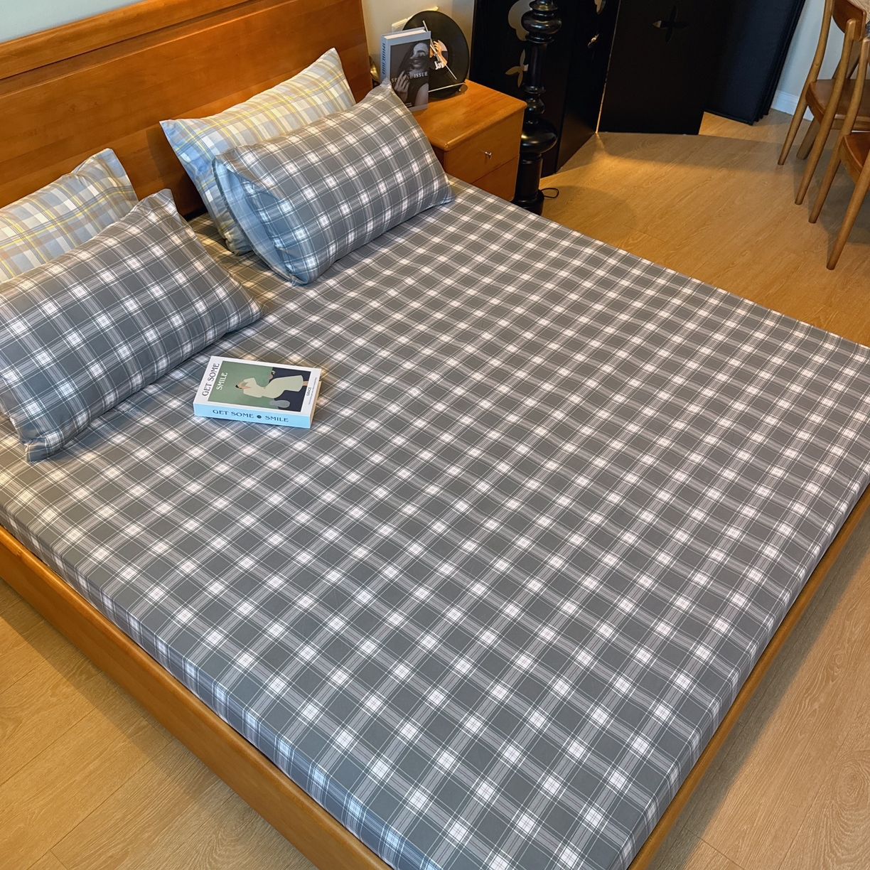 91家纺网 家纺一手货源 找家纺 兜米家居 2025新款简约轻氧水洗色织棉床笠 中格灰