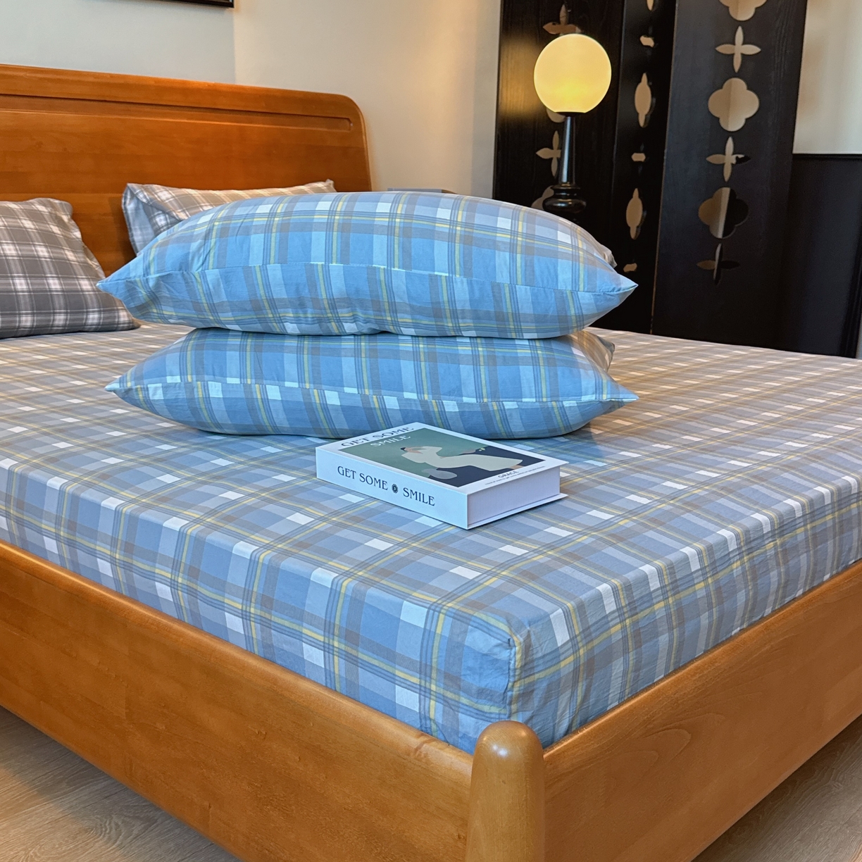 91家纺网 家纺一手货源 找家纺 兜米家居 2025新款简约轻氧水洗色织棉床笠 中格蓝