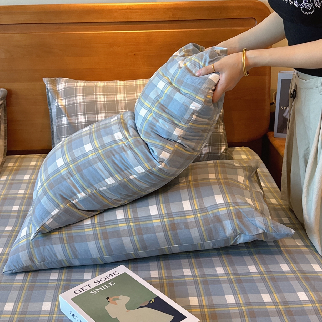 91家纺网 家纺一手货源 找家纺 兜米家居 2025新款简约轻氧水洗色织棉床笠 中格蓝