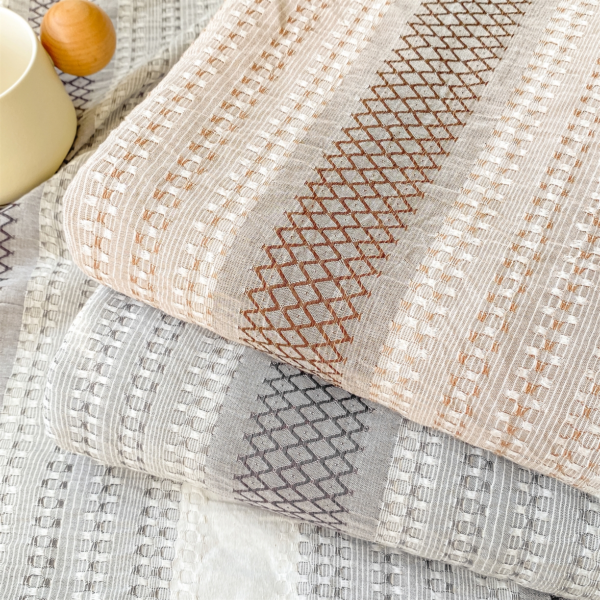 91家纺网 家纺一手货源 找家纺 灰鲸 2025新款全棉色织提花单品床单 泛歌-咖