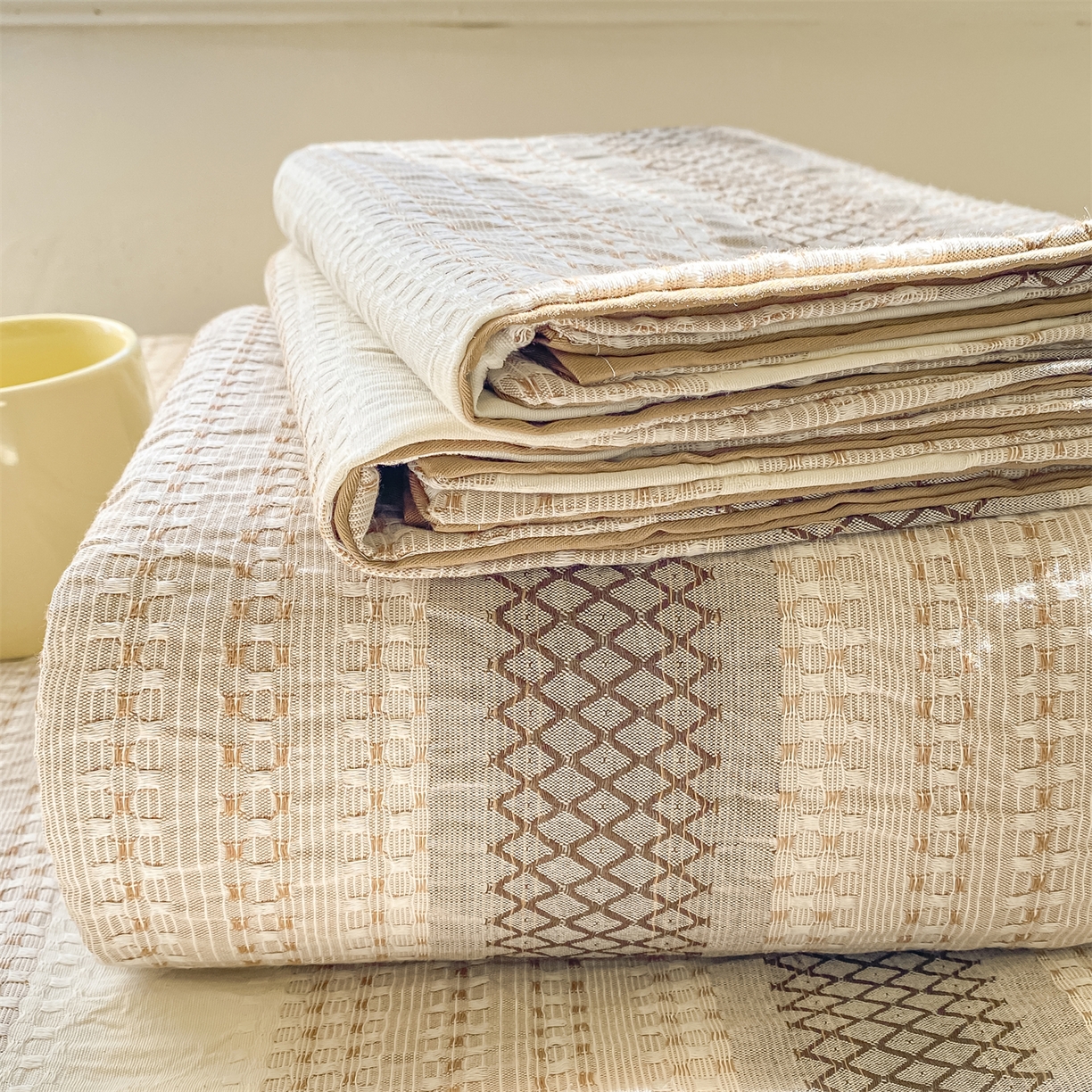 91家纺网 家纺一手货源 找家纺 灰鲸 2025新款全棉色织提花单品床单 泛歌-咖