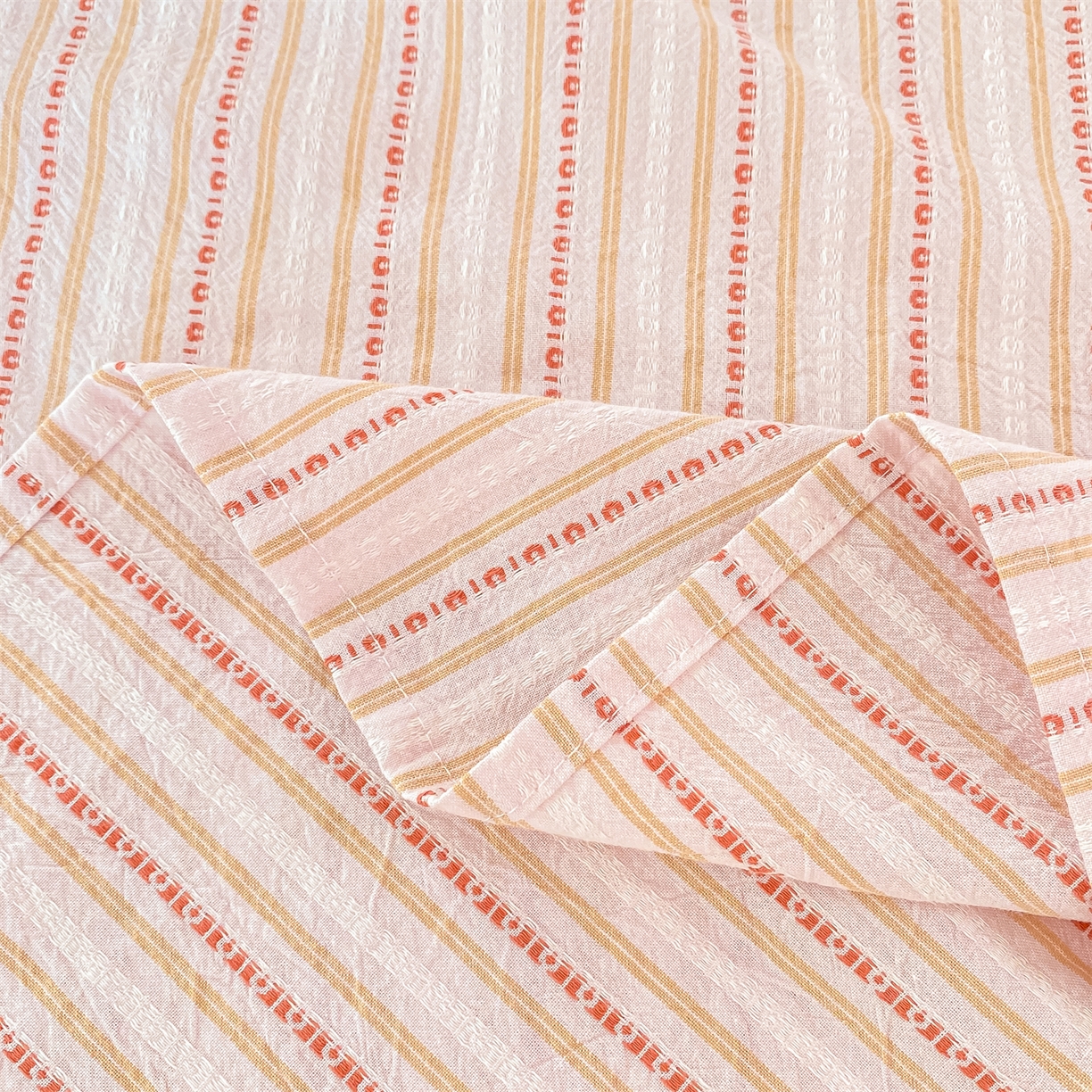 91家纺网 家纺一手货源 找家纺 灰鲸 2025新款全棉色织提花单品床单 美拉-粉