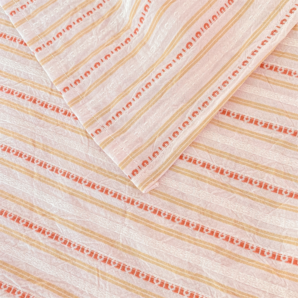 91家纺网 家纺一手货源 找家纺 灰鲸 2025新款全棉色织提花单品床单 美拉-粉