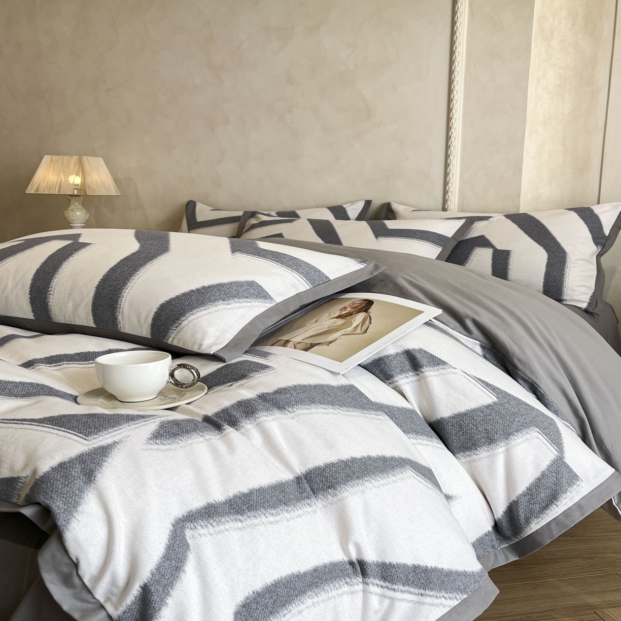 91家纺网 家纺一手货源 找家纺 柠馨2025全棉磨毛印花四件套精致小边款 塞纳新