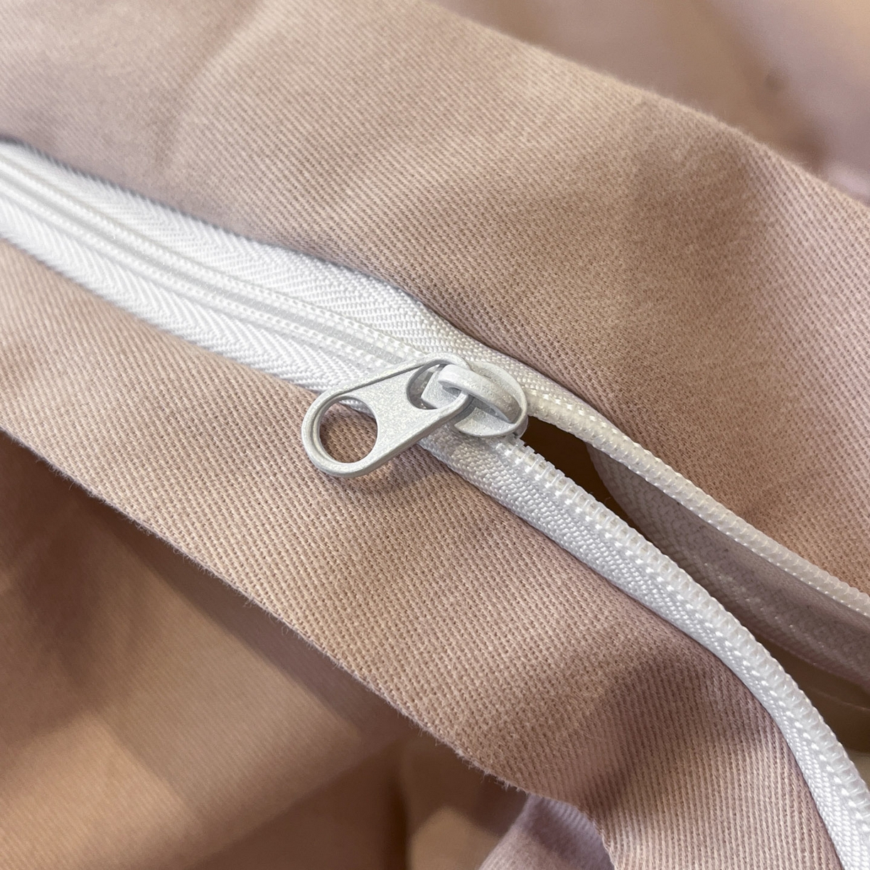 91家纺网 家纺一手货源 找家纺 柠馨2025全棉磨毛印花四件套精致小边款 索林娜