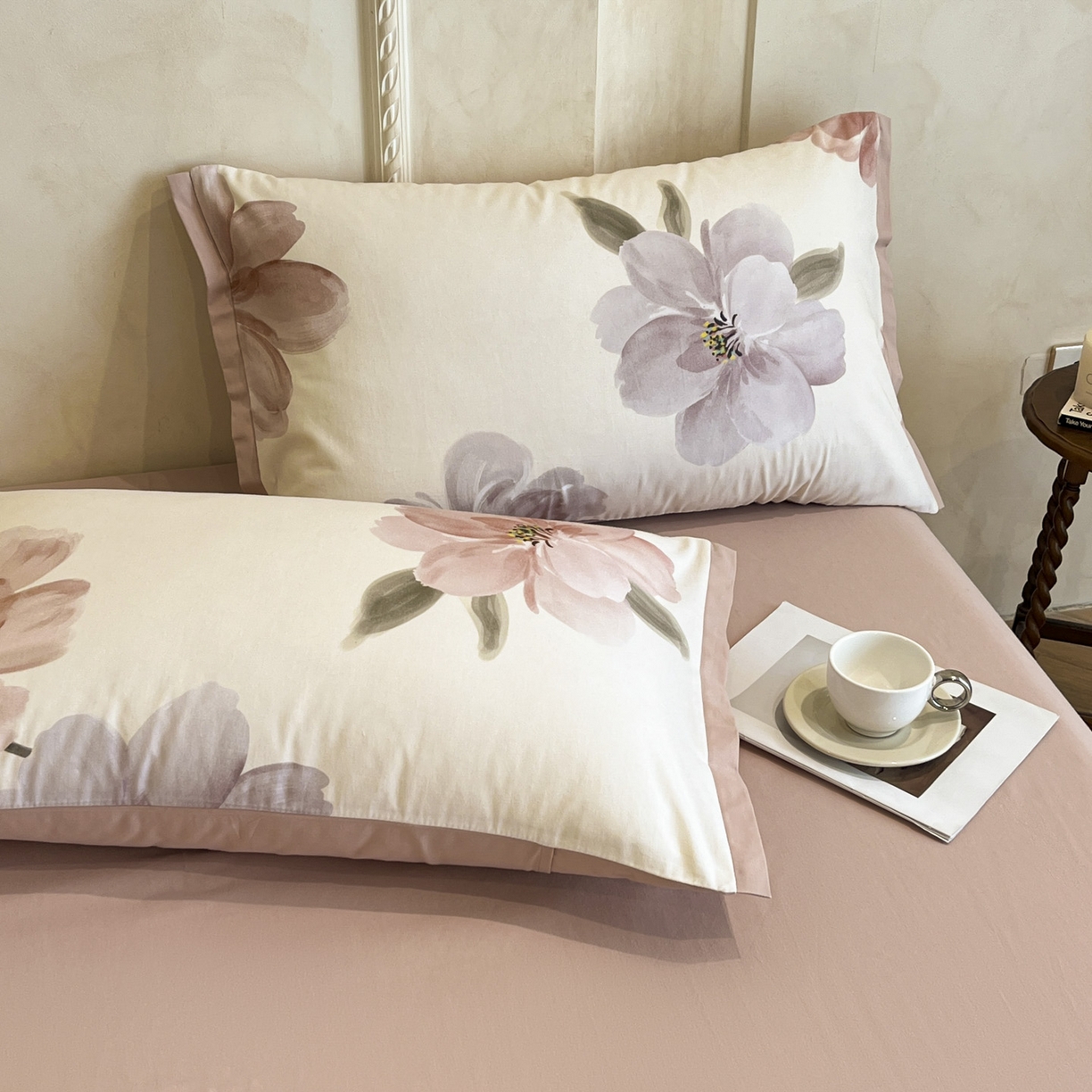 91家纺网 家纺一手货源 找家纺 柠馨2025全棉磨毛印花四件套精致小边款 夏莉