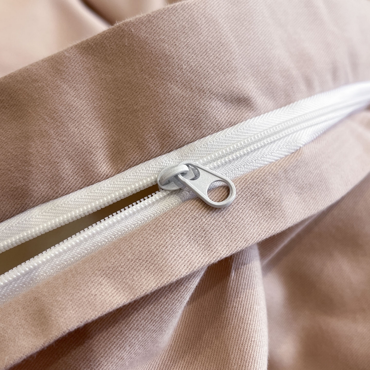 91家纺网 家纺一手货源 找家纺 柠馨2025全棉磨毛印花四件套精致小边款 小飞象