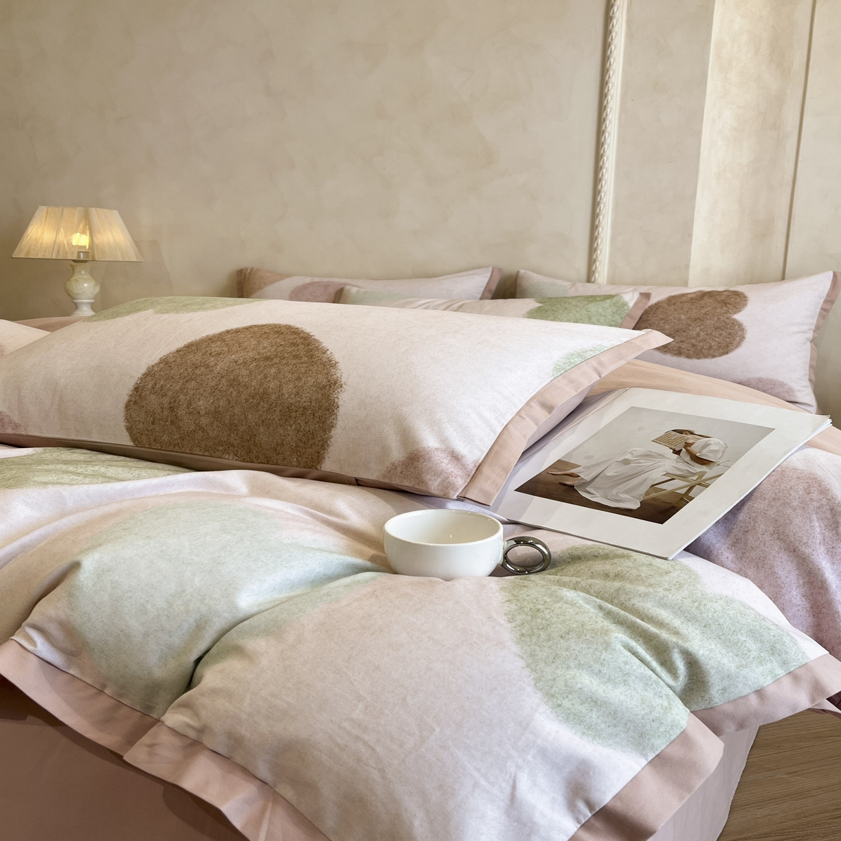 91家纺网 家纺一手货源 找家纺 柠馨2025全棉磨毛印花四件套精致小边款 心心恋