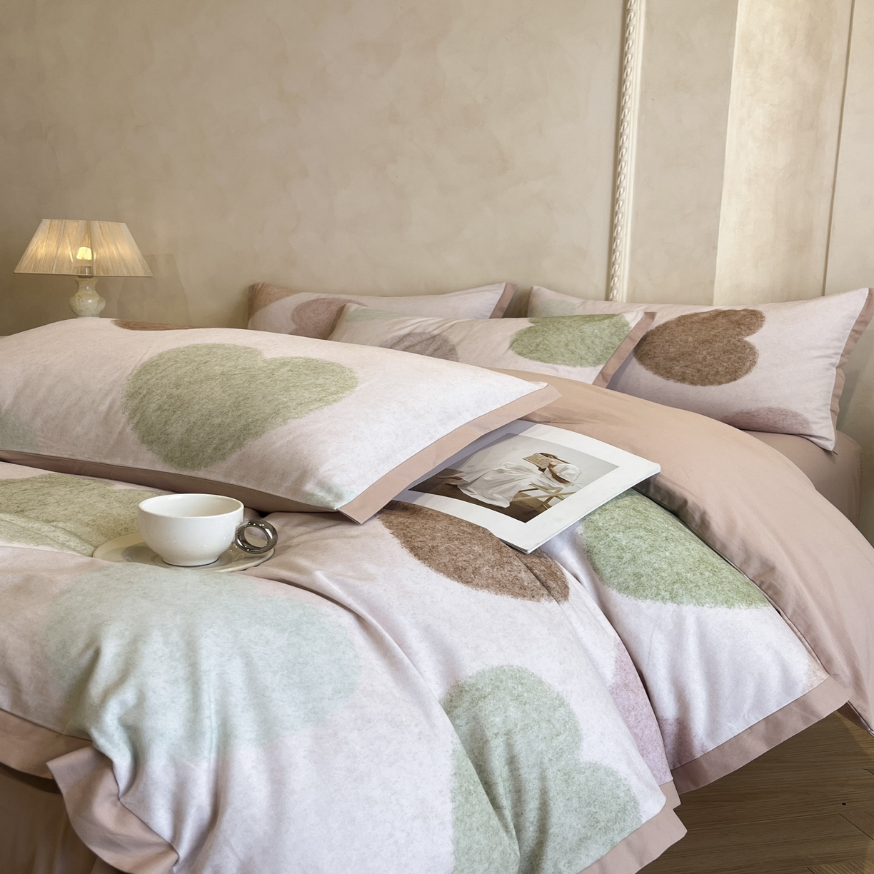 91家纺网 家纺一手货源 找家纺 柠馨2025全棉磨毛印花四件套精致小边款 心心恋