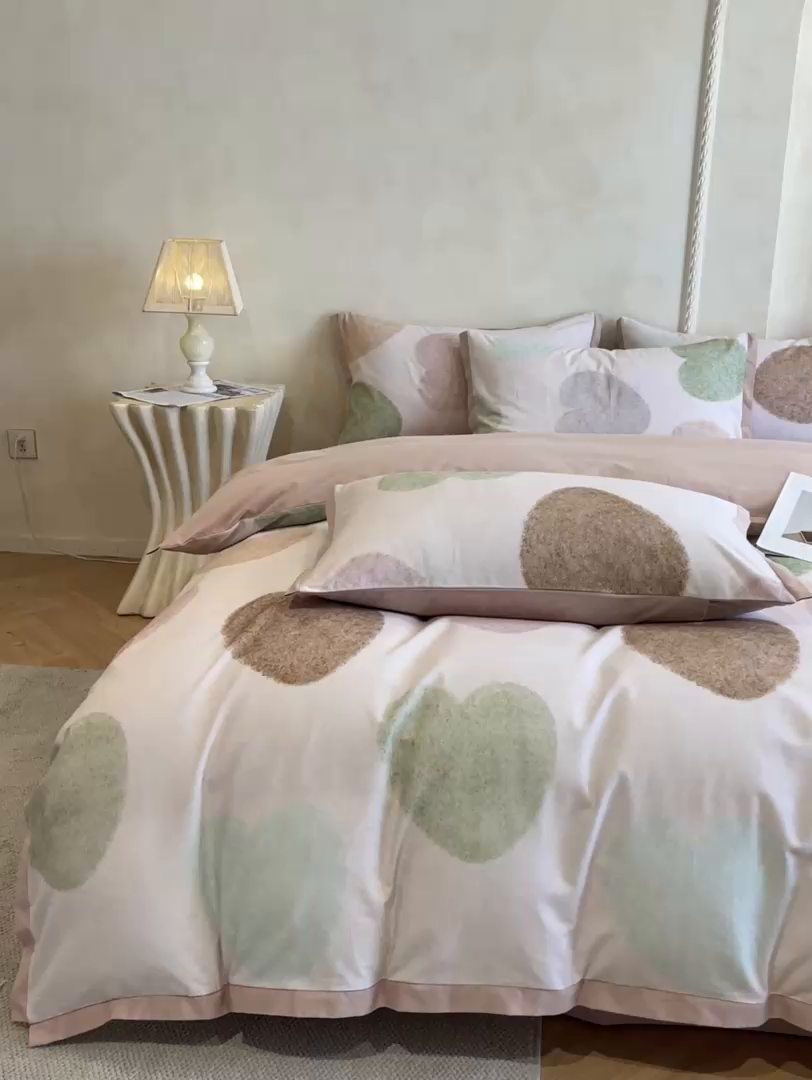 91家纺网 家纺一手货源 找家纺 柠馨2025全棉磨毛印花四件套精致小边款 心心恋