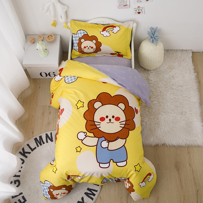 91家纺网 家纺一手货源 找家纺 八零年代 2025新款学生季特惠 全棉幼儿园三件套13372纯棉卡通三件套被套 可爱狮子