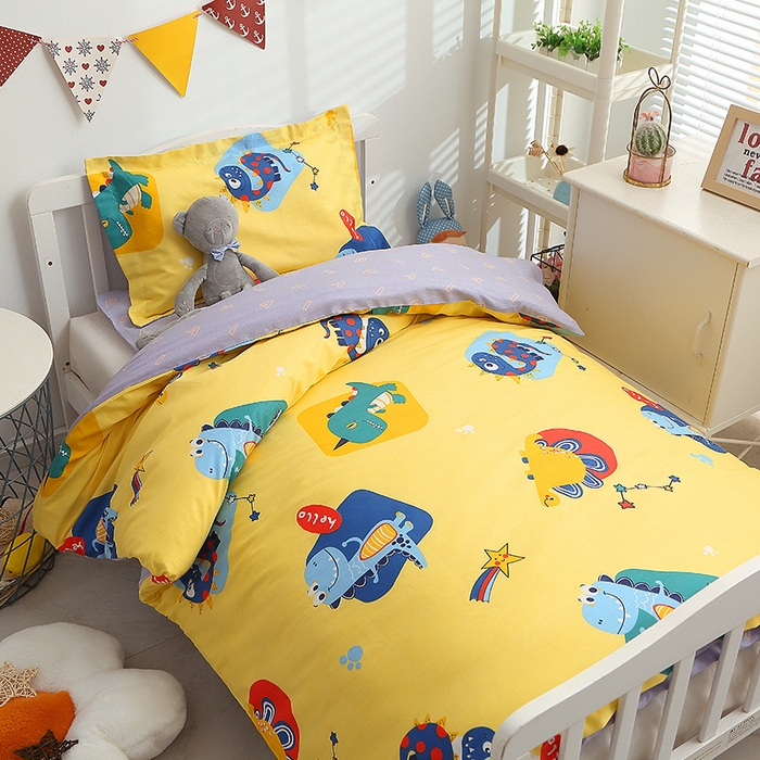 91家纺网 家纺一手货源 找家纺 八零年代 2025新款学生季特惠 全棉幼儿园三件套13372纯棉卡通三件套被套 恐龙乐园-黄