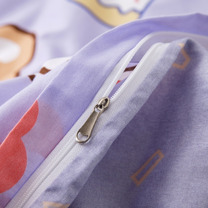 91家纺网 家纺一手货源 找家纺 八零年代 2025新款学生季特惠 全棉幼儿园三件套13372纯棉卡通三件套被套 彩虹熊