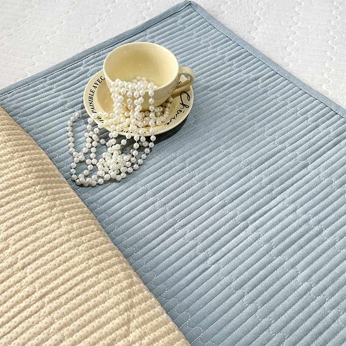 91家纺网 家纺一手货源 找家纺 拾小柒 2025新款全棉色织水洗棉隔脏姨妈垫护理垫床盖 浅蓝色 不防水