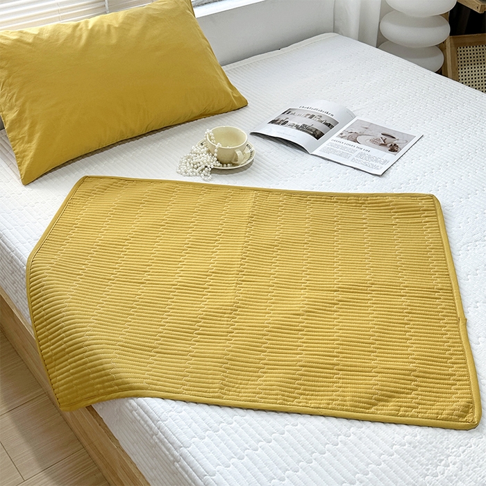 91家纺网 家纺一手货源 找家纺 拾小柒 2025新款全棉色织水洗棉隔脏姨妈垫护理垫床盖 姜黄色 不防水