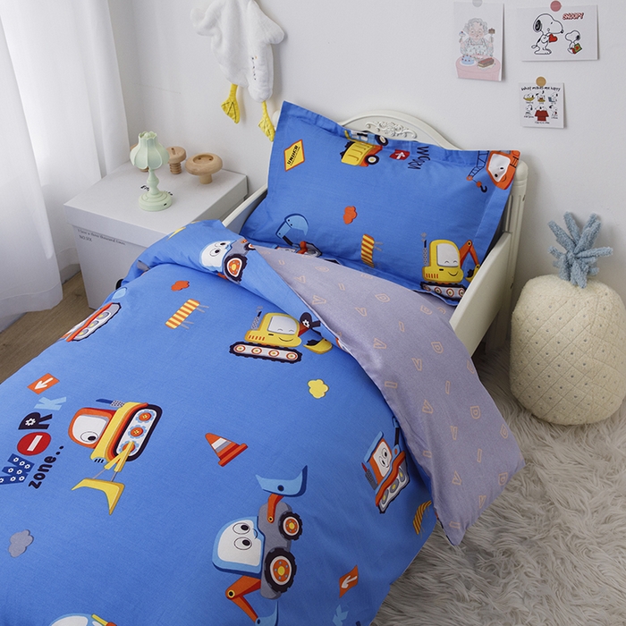 91家纺网 家纺一手货源 找家纺 八零年代 2025新款学生季特惠 全棉幼儿园三件套13372纯棉卡通三件套被套 工程车