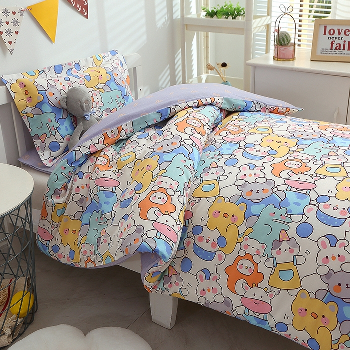 91家纺网 家纺一手货源 找家纺 八零年代 2025新款学生季特惠 全棉幼儿园三件套13372纯棉卡通三件套被套 萌宠乐园