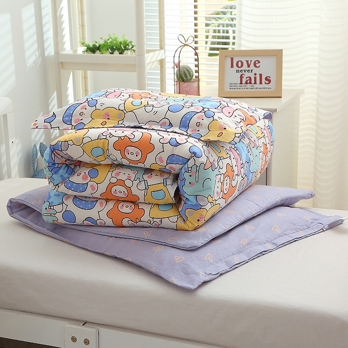 91家纺网 家纺一手货源 找家纺 八零年代 2025新款学生季特惠 全棉幼儿园三件套13372纯棉卡通三件套被套 萌宠乐园