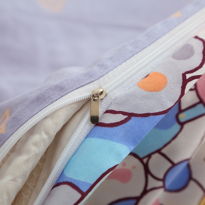 91家纺网 家纺一手货源 找家纺 八零年代 2025新款学生季特惠 全棉幼儿园三件套13372纯棉卡通三件套被套 萌宠乐园