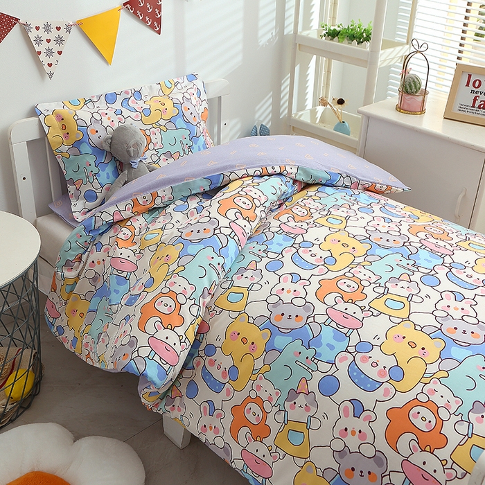 91家纺网 家纺一手货源 找家纺 八零年代 2025新款学生季特惠 全棉幼儿园三件套13372纯棉卡通三件套被套 萌宠乐园