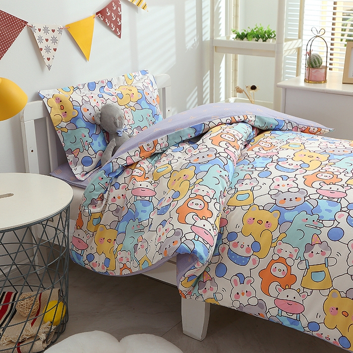 91家纺网 家纺一手货源 找家纺 八零年代 2025新款学生季特惠 全棉幼儿园三件套13372纯棉卡通三件套被套 萌宠乐园