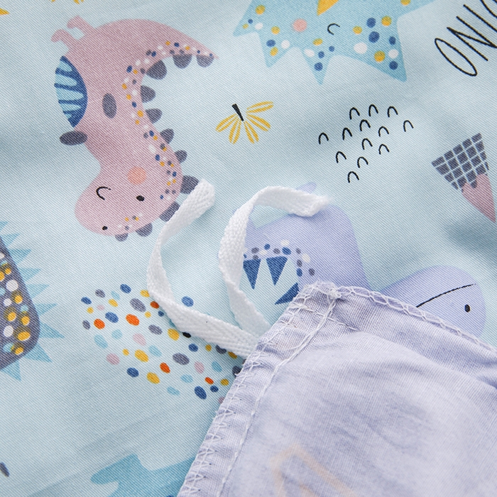 91家纺网 家纺一手货源 找家纺 八零年代 2025新款学生季特惠 全棉幼儿园三件套13372纯棉卡通三件套被套 恐龙家族