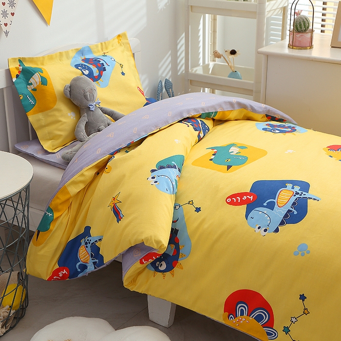 91家纺网 家纺一手货源 找家纺 八零年代 2025新款学生季特惠 全棉幼儿园三件套13372纯棉卡通三件套被套 恐龙乐园-黄