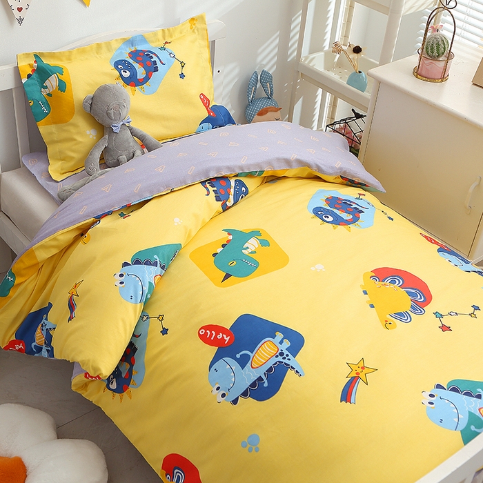 91家纺网 家纺一手货源 找家纺 八零年代 2025新款学生季特惠 全棉幼儿园三件套13372纯棉卡通三件套被套 恐龙乐园-黄