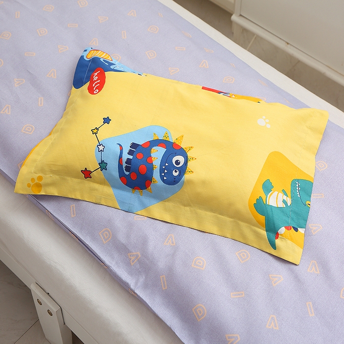 91家纺网 家纺一手货源 找家纺 八零年代 2025新款学生季特惠 全棉幼儿园三件套13372纯棉卡通三件套被套 恐龙乐园-黄