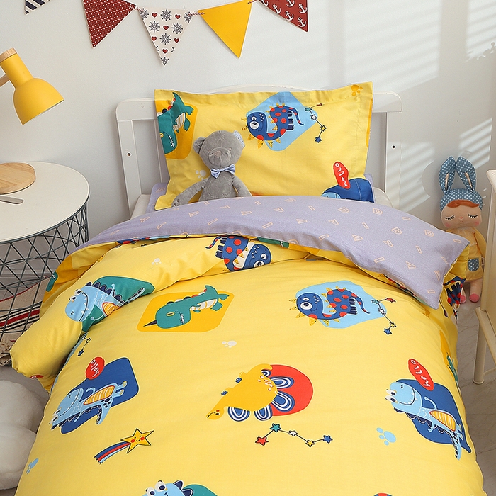 91家纺网 家纺一手货源 找家纺 八零年代 2025新款学生季特惠 全棉幼儿园三件套13372纯棉卡通三件套被套 恐龙乐园-黄