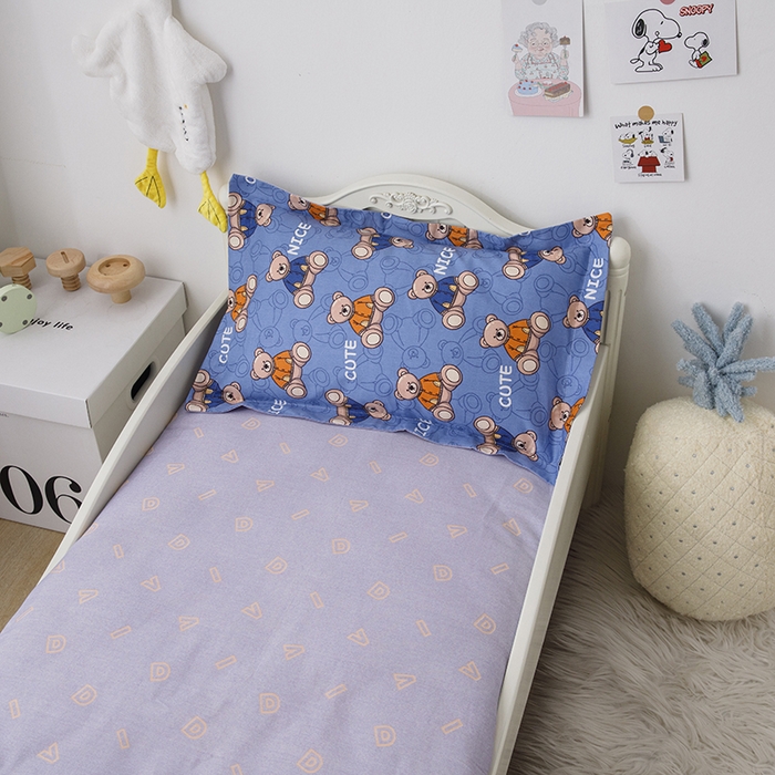 91家纺网 家纺一手货源 找家纺 八零年代 2025新款学生季特惠 全棉幼儿园三件套13372纯棉卡通三件套被套 泰迪小熊