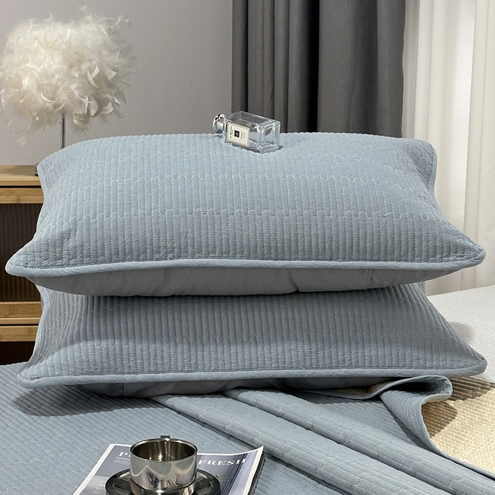 91家纺网 家纺一手货源 找家纺 拾小柒 2025新款全棉色织水洗棉夹棉防滑床盖 浅蓝色