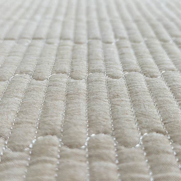 91家纺网 家纺一手货源 找家纺 拾小柒 2025新款全棉色织水洗棉夹棉防滑床盖 卡其色