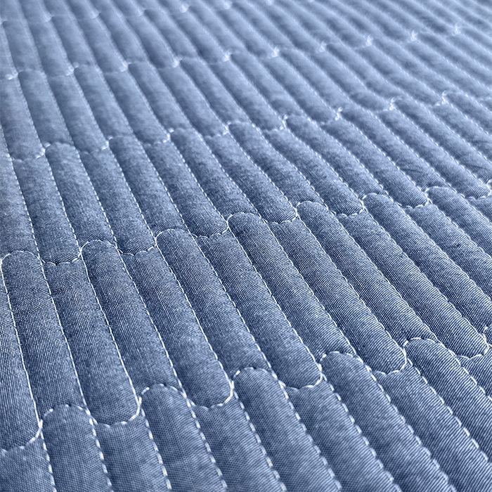 91家纺网 家纺一手货源 找家纺 拾小柒 2025新款全棉色织水洗棉夹棉防滑床盖 牛仔蓝