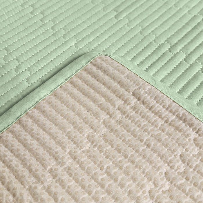 91家纺网 家纺一手货源 找家纺 拾小柒 2025新款全棉色织水洗棉夹棉防滑床盖 浅绿色