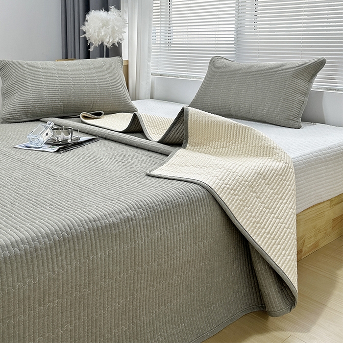 91家纺网 家纺一手货源 找家纺 拾小柒 2025新款全棉色织水洗棉夹棉防滑床盖 青灰色