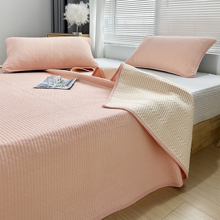 91家纺网 家纺一手货源 找家纺 拾小柒 2025新款全棉色织水洗棉夹棉防滑床盖 粉玉色