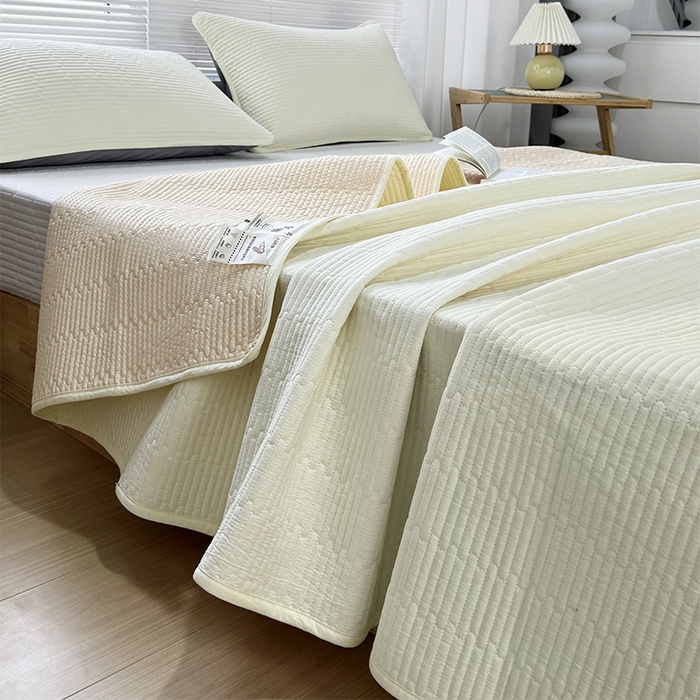 91家纺网 家纺一手货源 找家纺 拾小柒 2025新款全棉色织水洗棉夹棉防滑床盖 鹅黄色