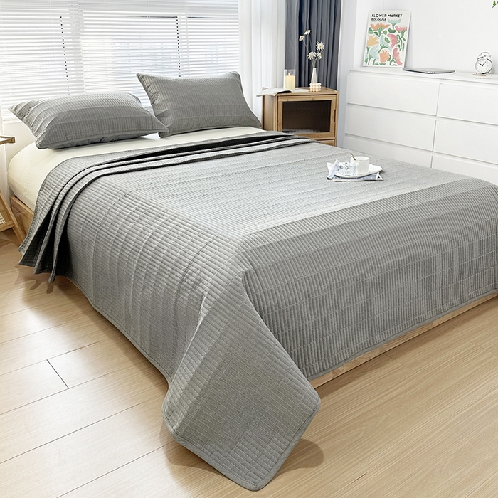 91家纺网 家纺一手货源 找家纺 拾小柒 2025新款全棉色织水洗棉夹棉防滑床盖防水款 青灰色