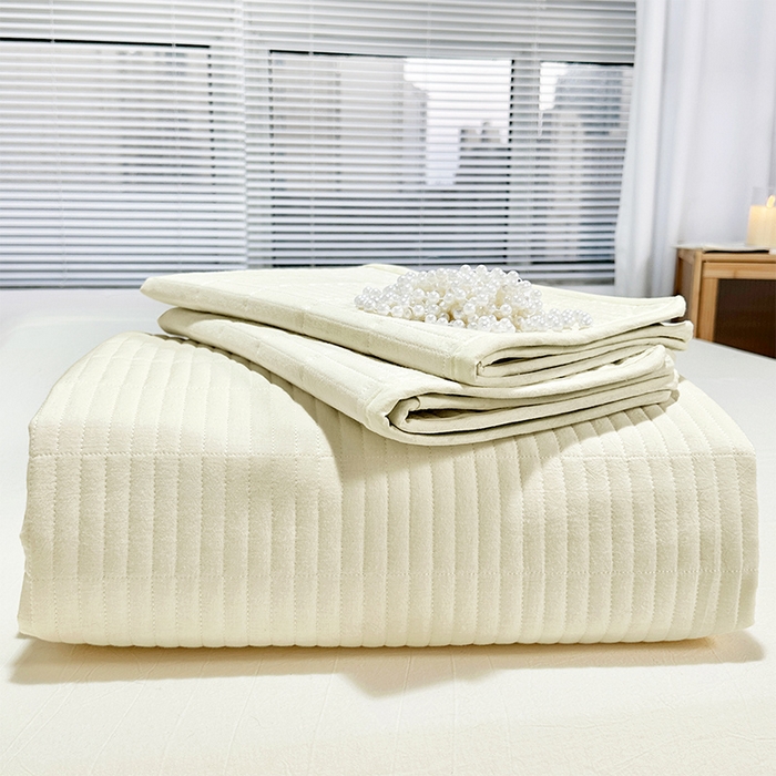 91家纺网 家纺一手货源 找家纺 拾小柒 2025新款全棉色织水洗棉夹棉防滑床盖防水款 鹅黄色