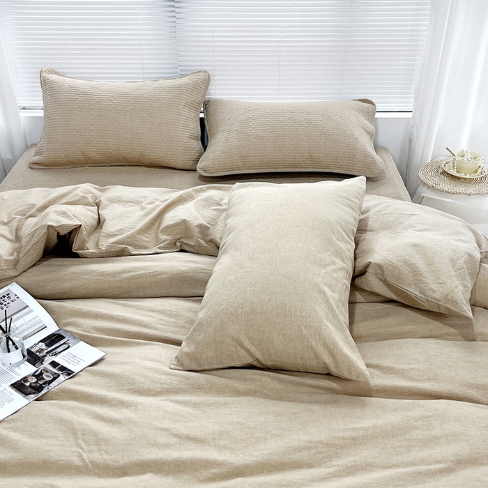 91家纺网 家纺一手货源 找家纺 拾小柒 2025新款全棉色织水洗棉防滑夹棉床盖三四件套 卡其色