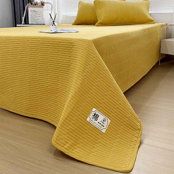 91家纺网 家纺一手货源 找家纺 拾小柒 2025新款全棉色织水洗棉防滑夹棉床盖三四件套 姜黄色