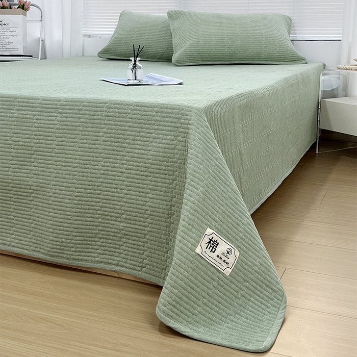 91家纺网 家纺一手货源 找家纺 拾小柒 2025新款全棉色织水洗棉防滑夹棉床盖三四件套 浅绿色