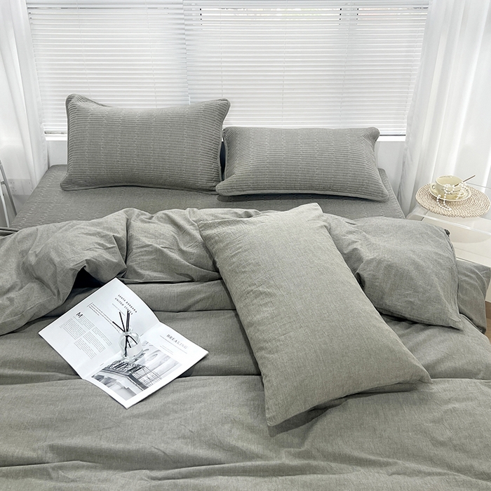 91家纺网 家纺一手货源 找家纺 拾小柒 2025新款全棉色织水洗棉防滑夹棉床盖三四件套 青灰色