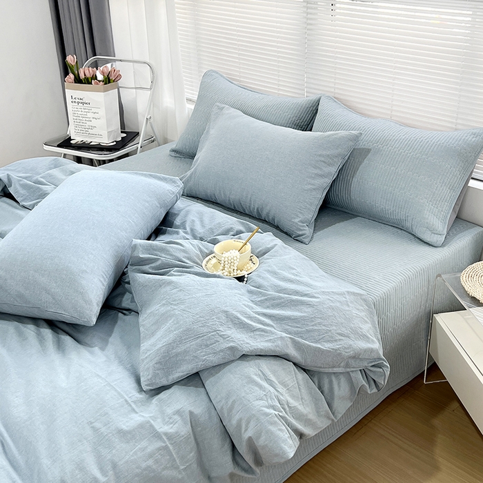 91家纺网 家纺一手货源 找家纺 拾小柒 2025新款全棉色织水洗棉防滑夹棉床盖三四件套 浅蓝色