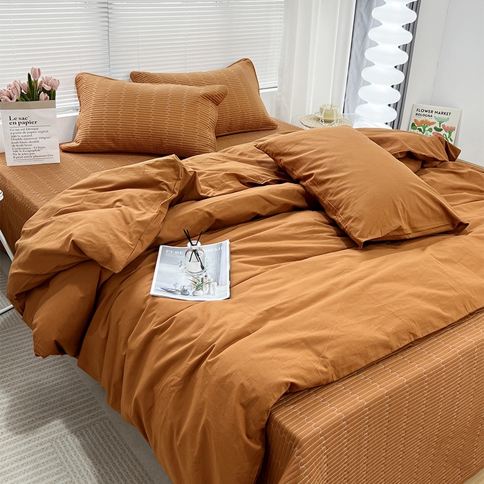 91家纺网 家纺一手货源 找家纺 拾小柒 2025新款全棉色织水洗棉防滑夹棉床盖三四件套 焦糖色