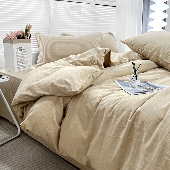 91家纺网 家纺一手货源 找家纺 拾小柒 2025新款全棉色织水洗棉防滑夹棉床盖三四件套 卡其色