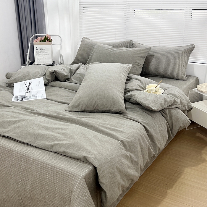 91家纺网 家纺一手货源 找家纺 拾小柒 2025新款全棉色织水洗棉防滑夹棉床盖三四件套 青灰色